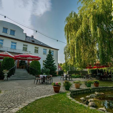Hotel Bialy Domek Wałcz Exterior foto